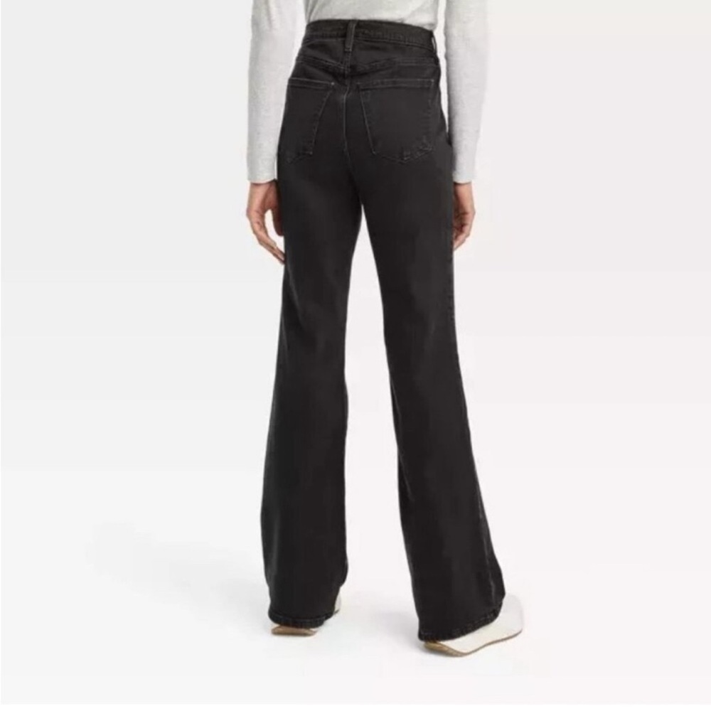 Universal Thread High Rise- Flared Jeans - Picture 2 of 8